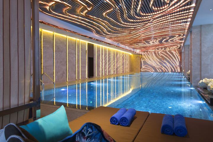Pool Hotel