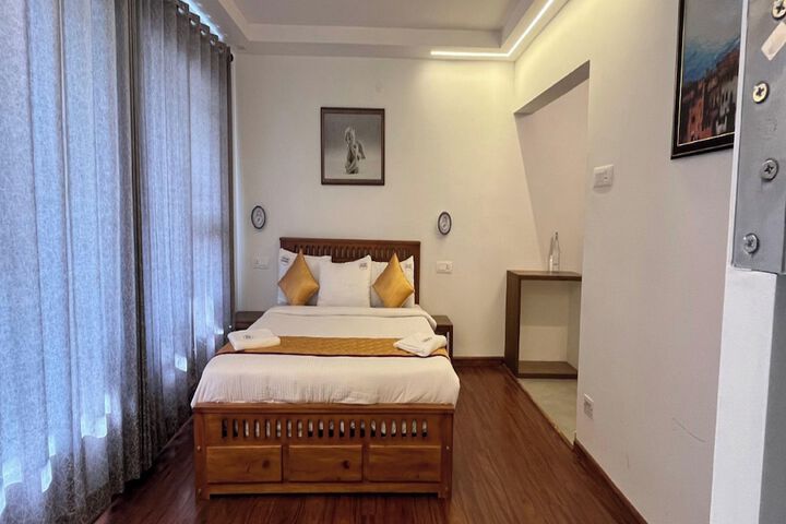Room 12 of 68