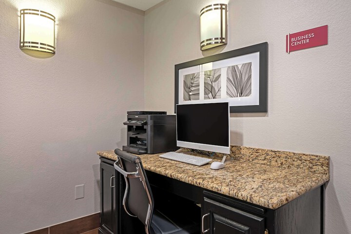 Business Center 43 of 45