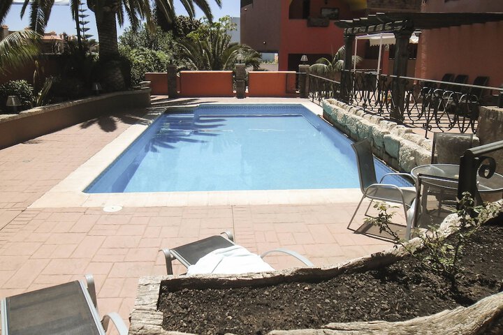 Pool 20 of 33