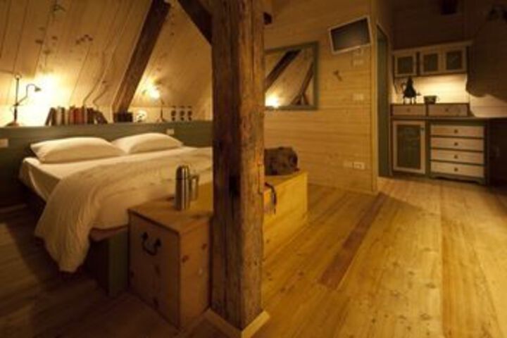 Room 12 of 65