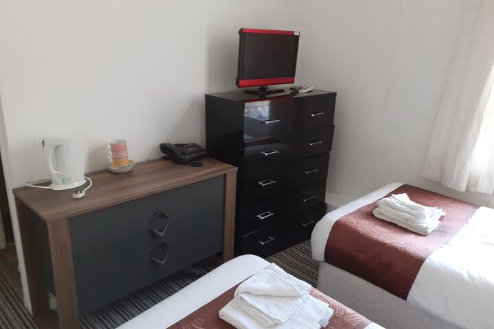 Room 9 of 42
