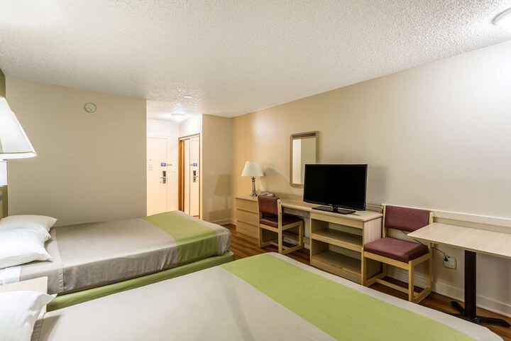 Room 19 of 38