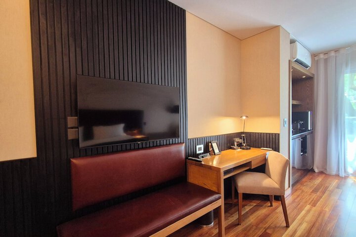 Room 23 of 210