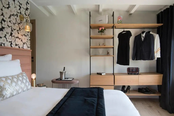 Room 2 of 19
