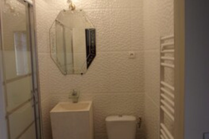 Room 32 of 40