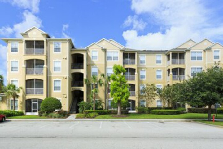 2 BR Condo in Davenport by by STR in Davenport, FL