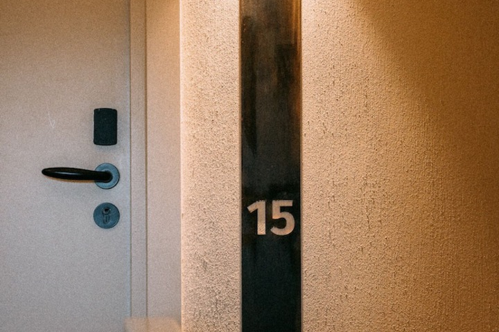 Room 27 of 112