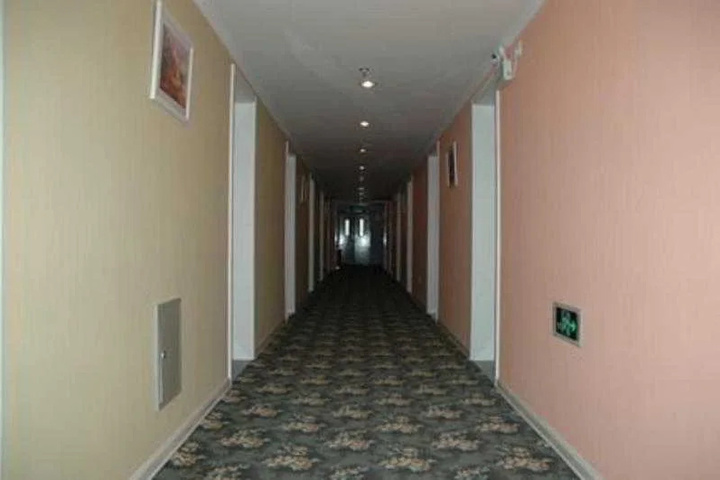 Room 8 of 11