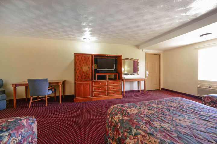 Room 16 of 28