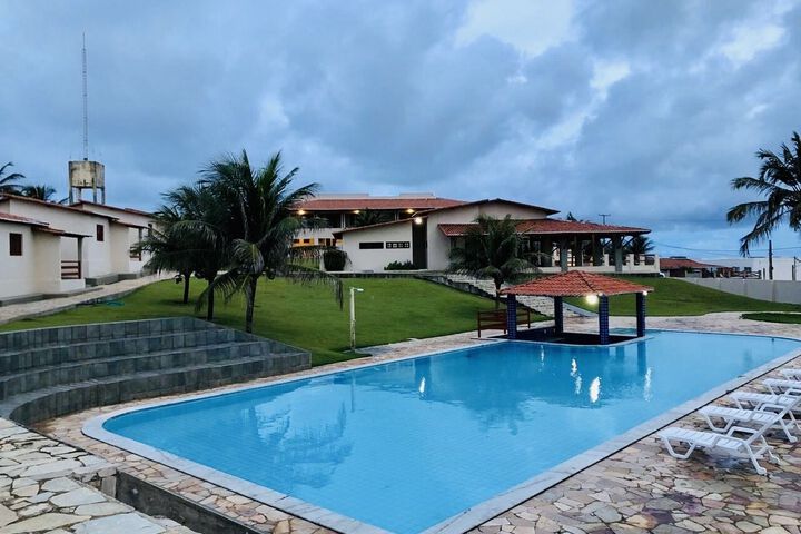 Pool 14 of 18