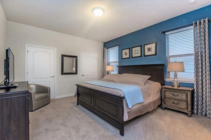 Room 4 of 19