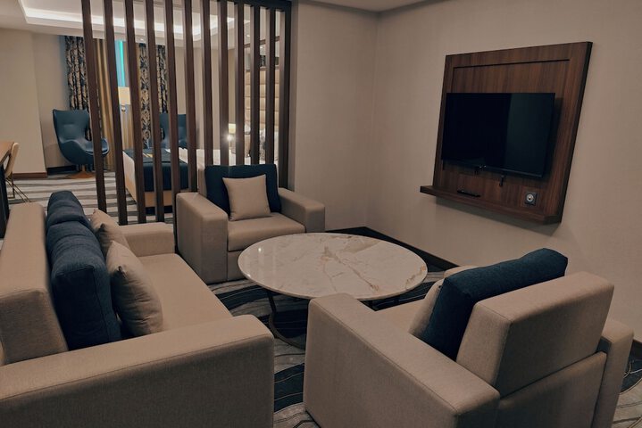 Room 13 of 50