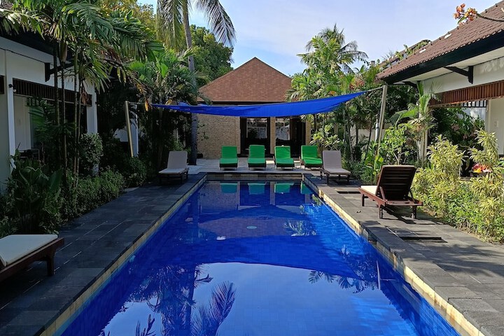 Pool Hotel
