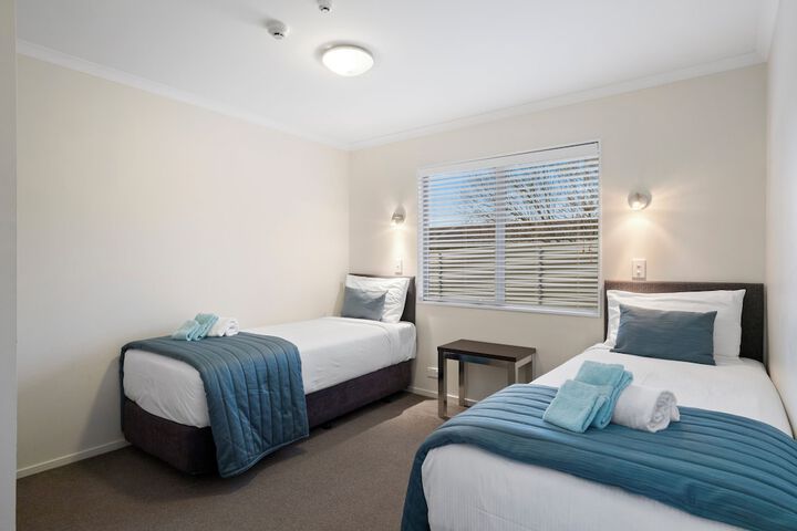 Room 7 of 28