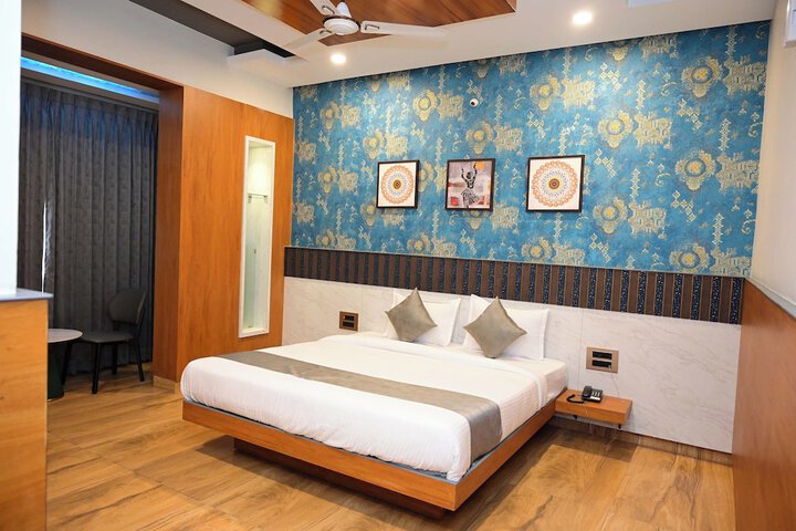 Room 10 of 20