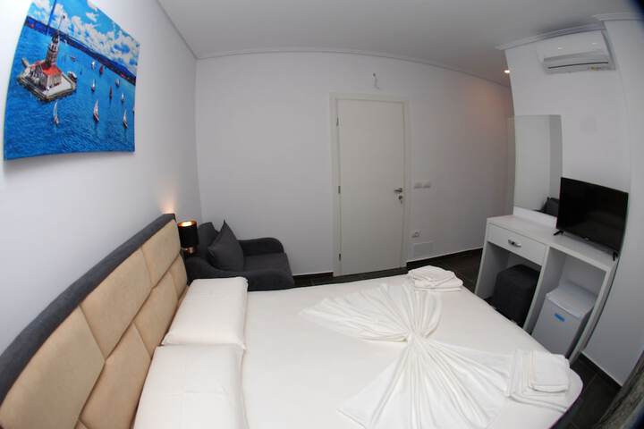 Room 17 of 24