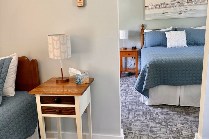 Room 52 of 99