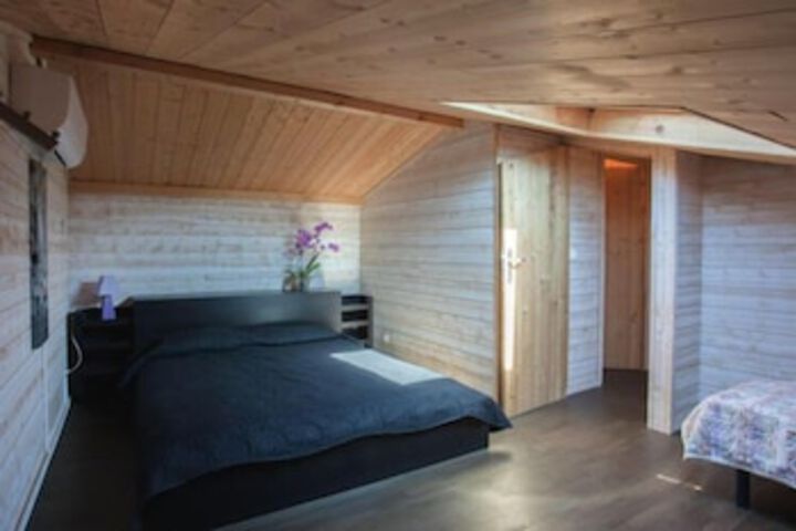 Room 15 of 63