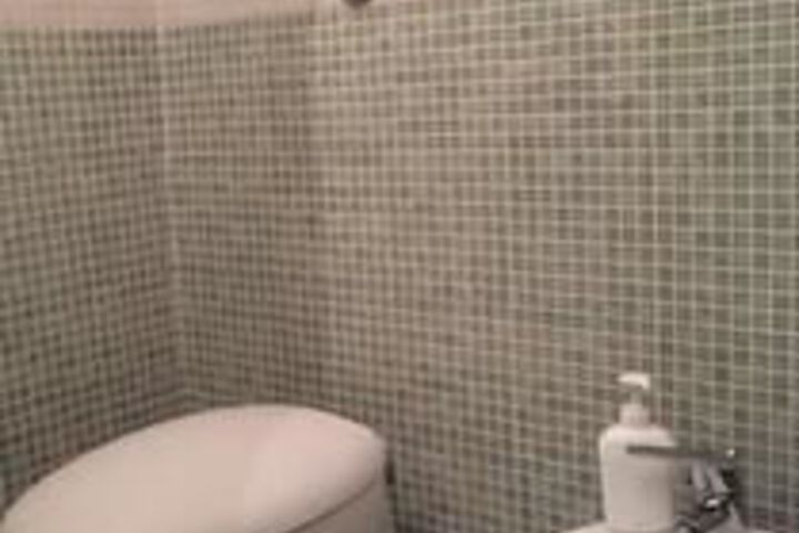 Room 2 of 11