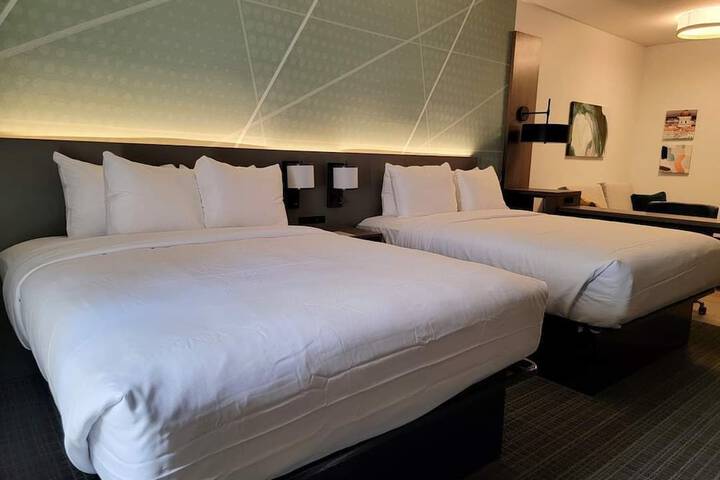 1 King Bed Suite (3 of 21)