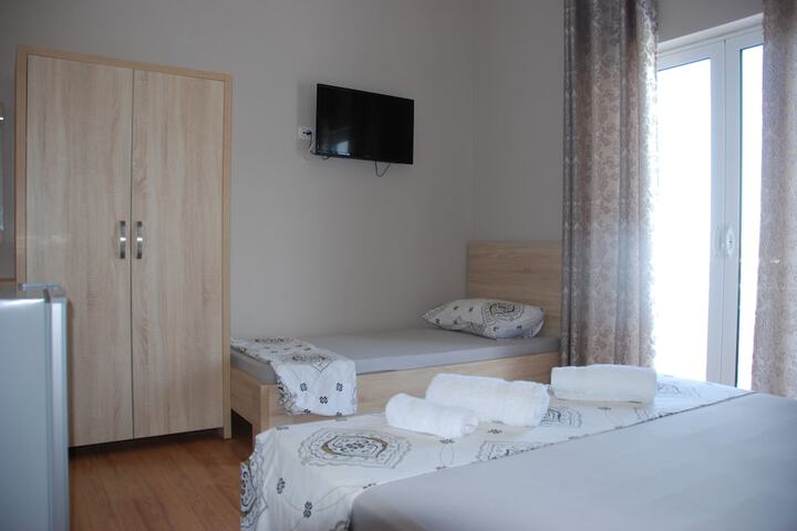 Room 18 of 152
