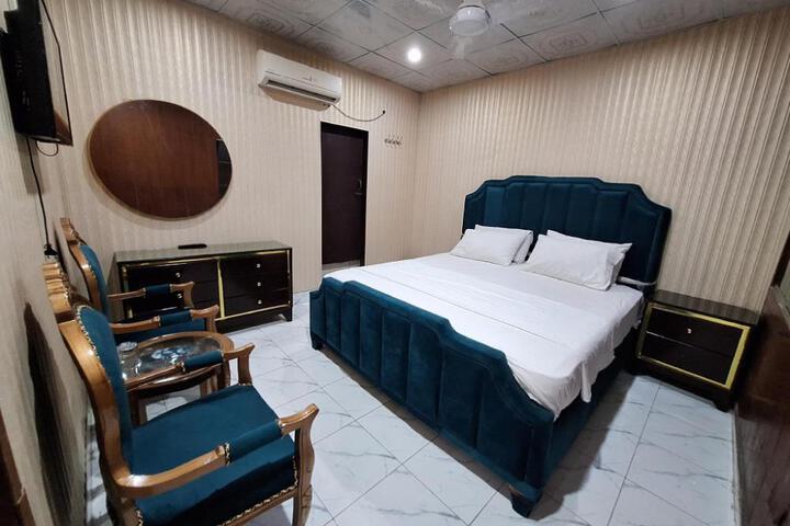 Divine Hotel Lahore
