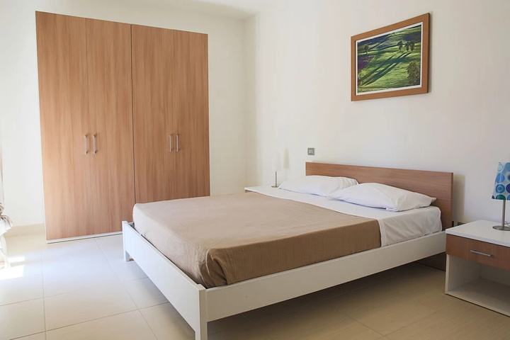 Room 2 of 12