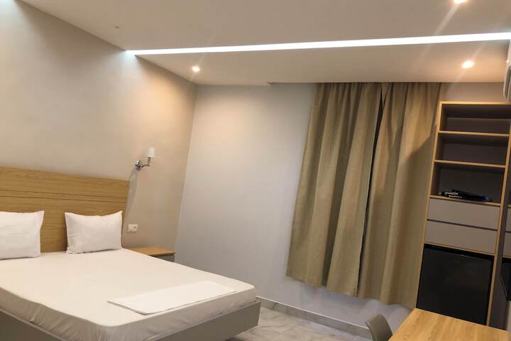 Room 9 of 25