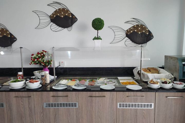 Dining 54 of 57