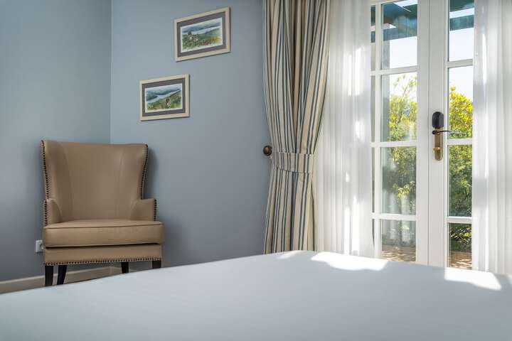 Room 34 of 162