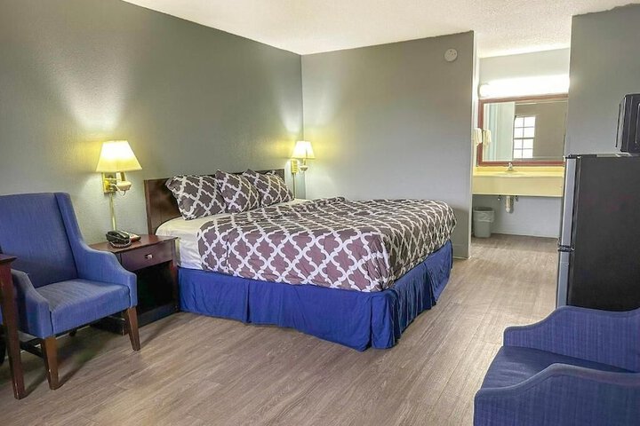 Room 2 of 34
