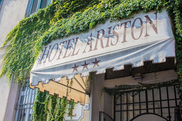 Hotel Entry
