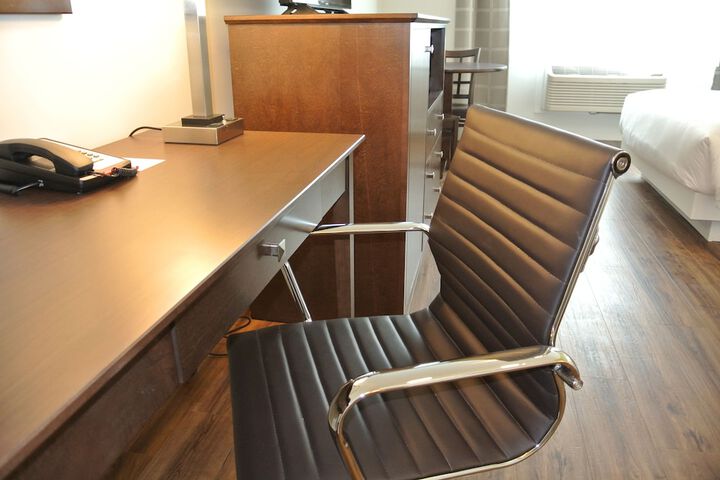 Room 4 of 66