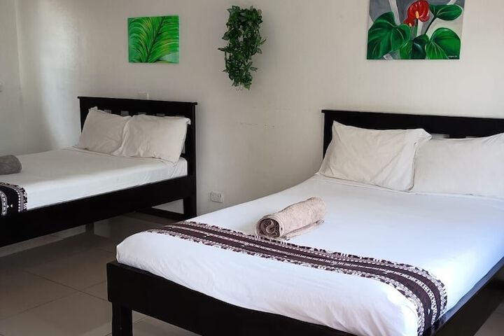 Room 6 of 9