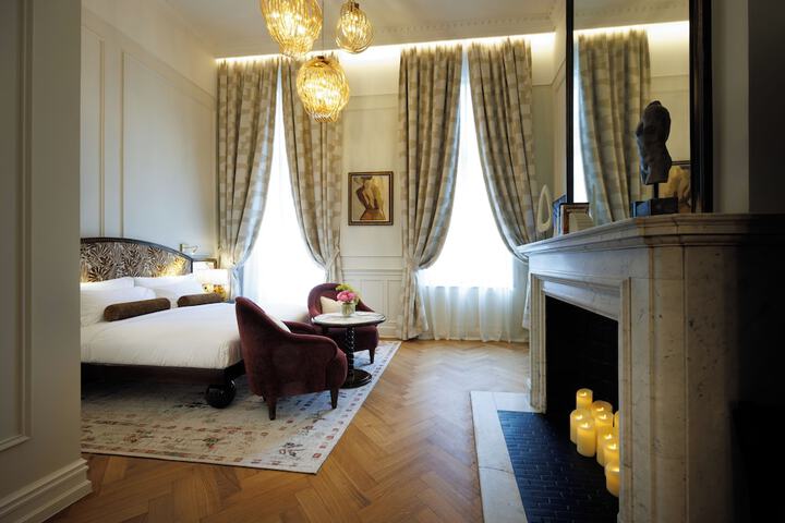 Room 9 of 75