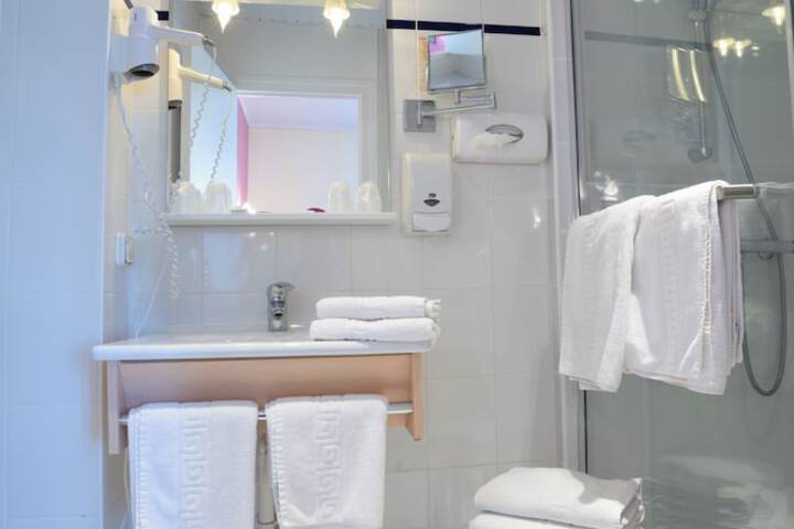 Room 45 of 59