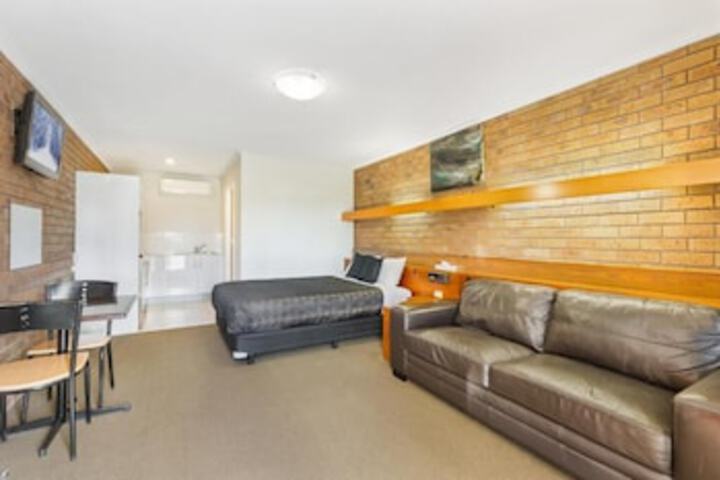 Room 10 of 75