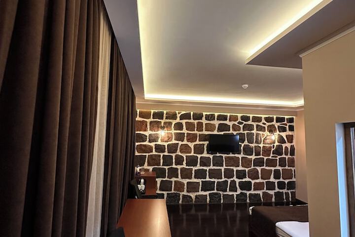 Room 18 of 31