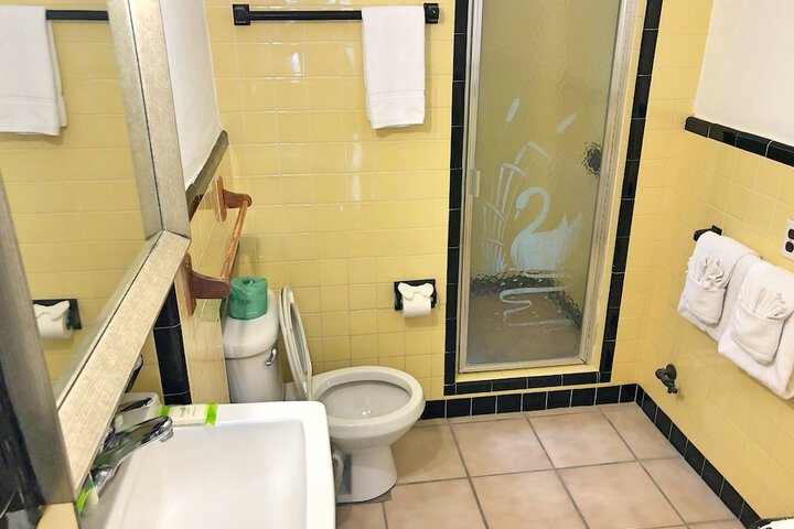 Room 82 of 131
