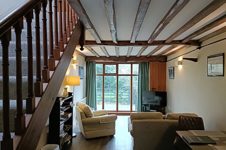 Lounge 130 of 145