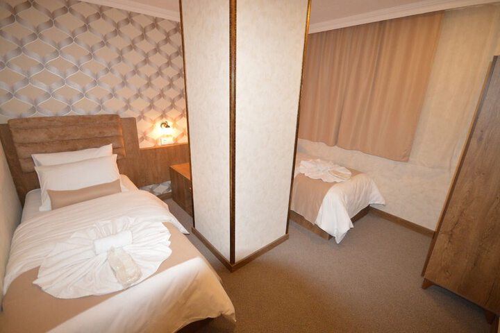 Room 10 of 39