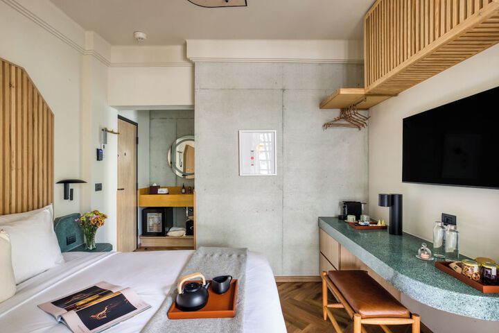 Room 54 of 120