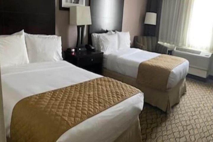 2 Double Beds (3 of 3)