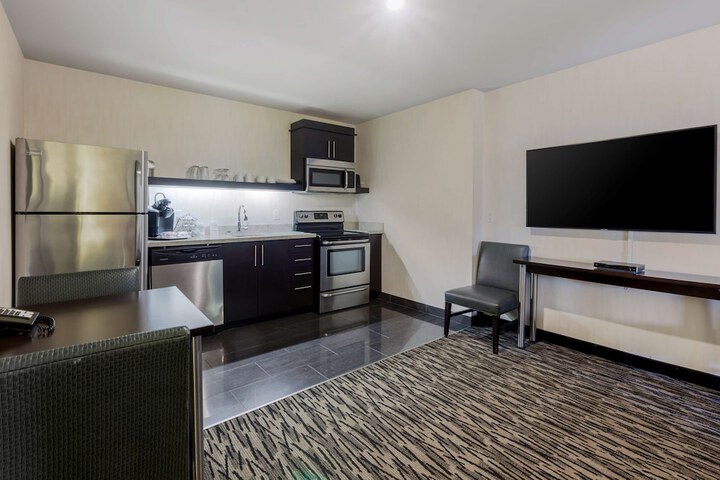 Room 4 of 39