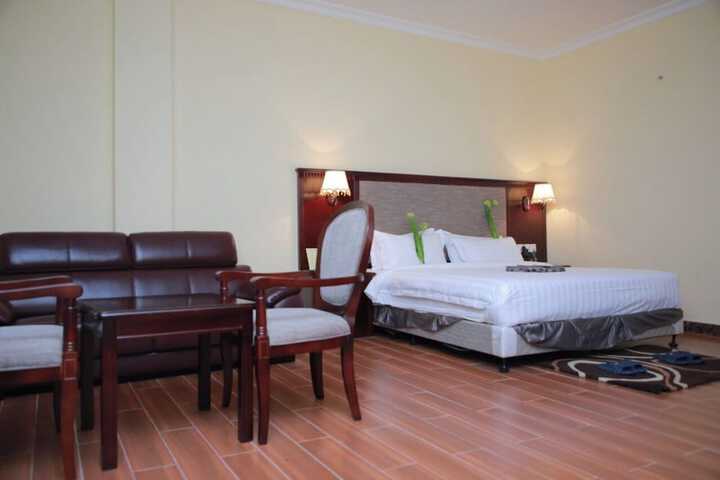 Room 9 of 36