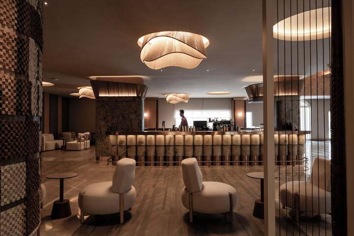 Lounge 122 of 122