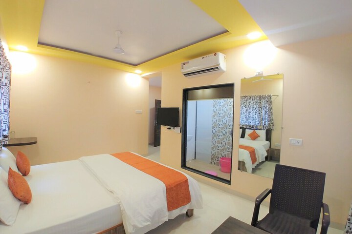 Room 13 of 36