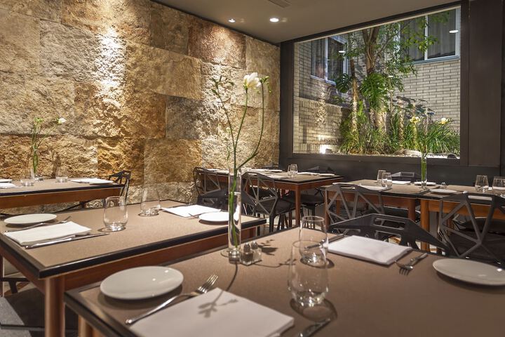 Dining 59 of 75