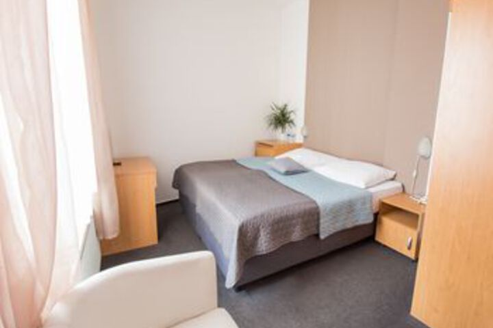 Room 19 of 37